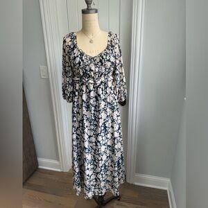 Chic Long Sleeve Floral Dress in Navy and Cream size M